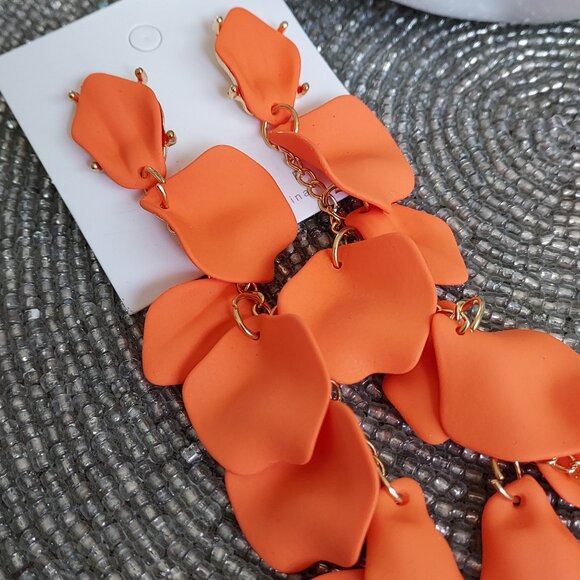 ORANGE Dangle Petal Earrings, NEW in bag - Picture 2 of 5